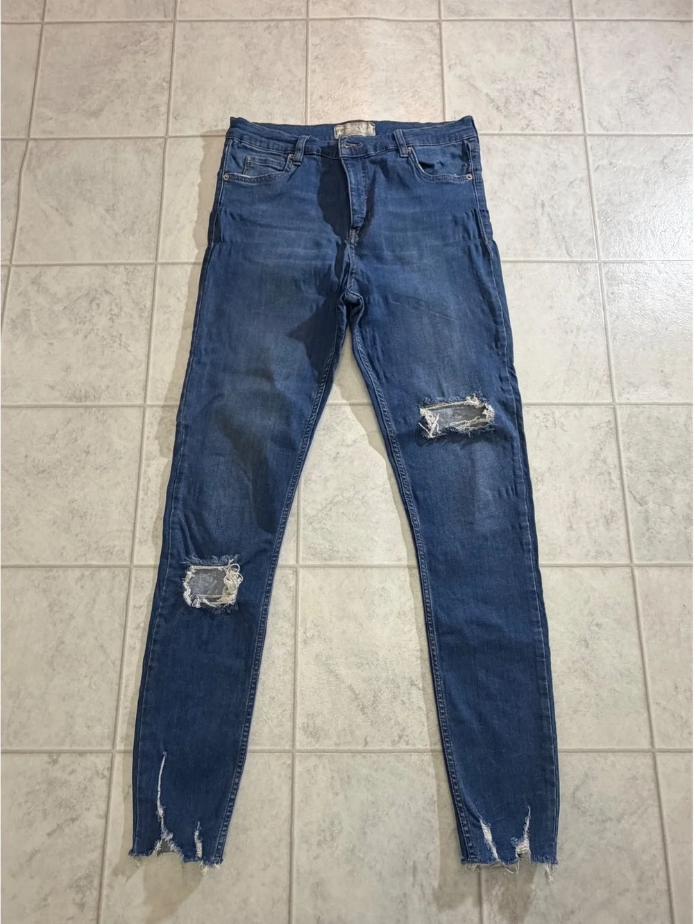 Free People Distressed Skinny Jeans W30